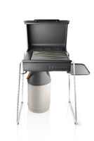 Terassigrillin jalat ja sivupöytä