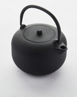 Teekannu 900 ml valurautaa musta