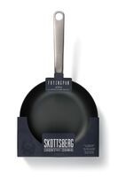 Hiiliteräspannu 28 cm
