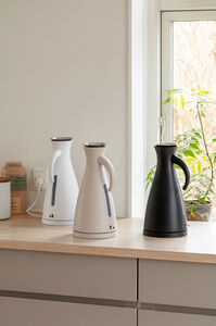 Vedenkeitin 1,5 l Matt sand
