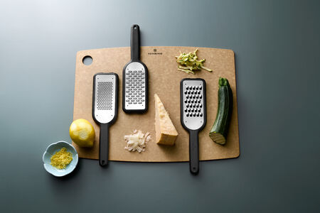 Nauharaastin teräsuojalla musta