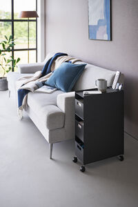 Tower laatikosto pyörillä musta