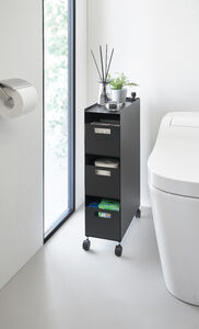 Tower laatikosto pyörillä musta