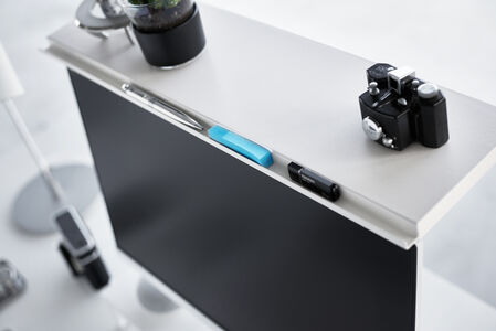 Tower näyttöteline 2 tasoa valk.