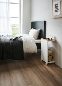 Tower sivupöytä pyörillä valkoinen