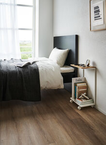 Tower sivupöytä pyörillä valkoinen