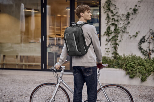 Touring 2.0 Commuter reppu musta