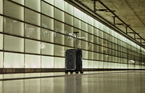Airox Carry-On musta