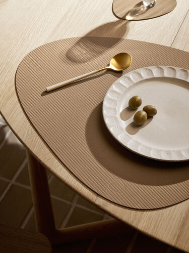 Pöytätabletti Corduroy Curve Nougat